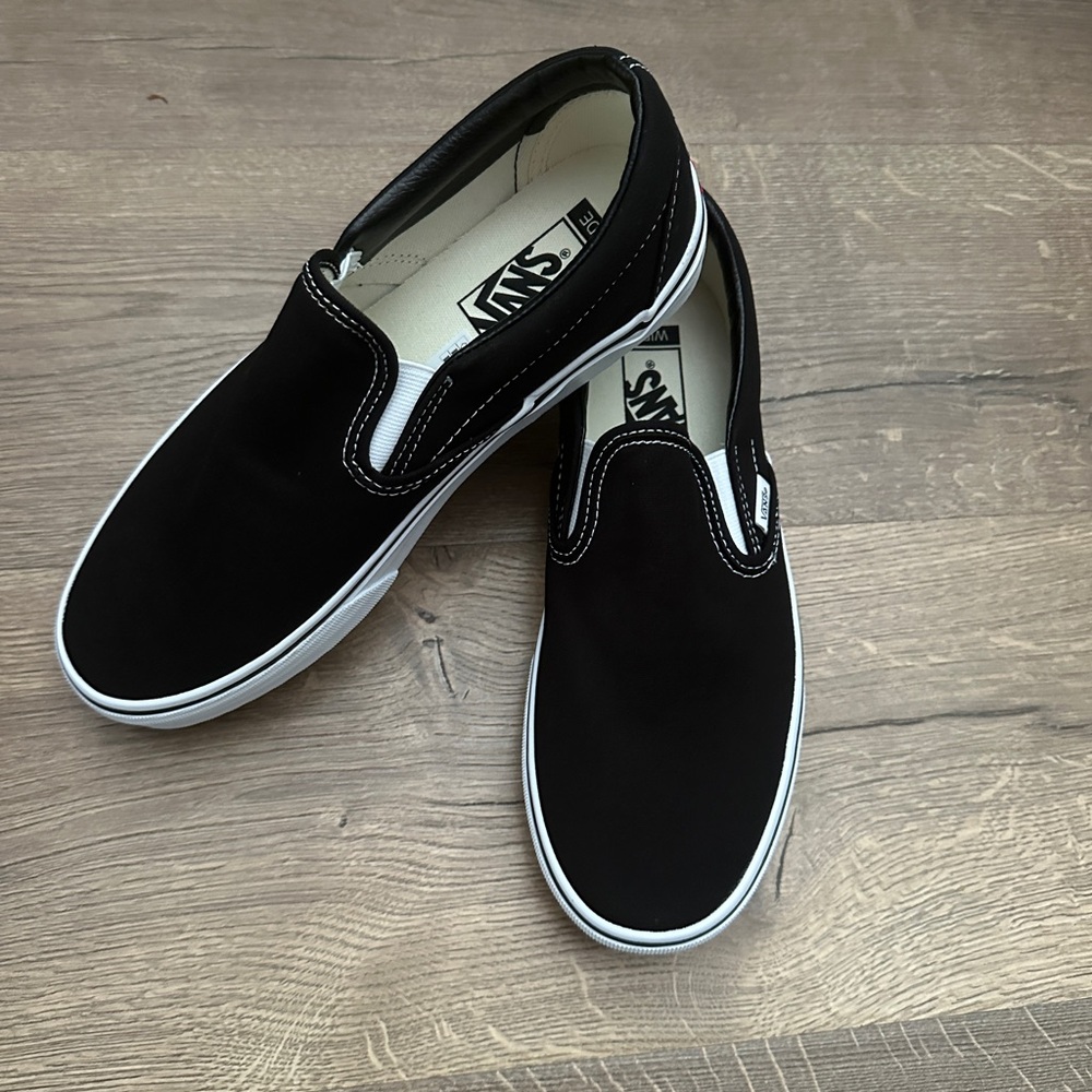 Vans Classic Slip On Womens Slip on Shoe Black White New in the Box size 9.5